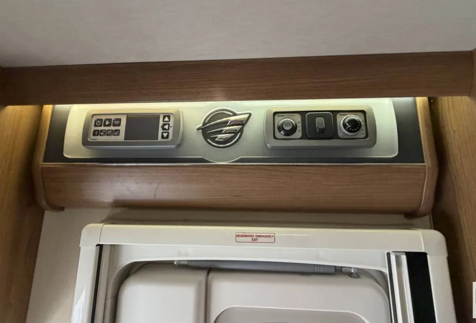 Auto-Trail Frontier Navajo  2014
