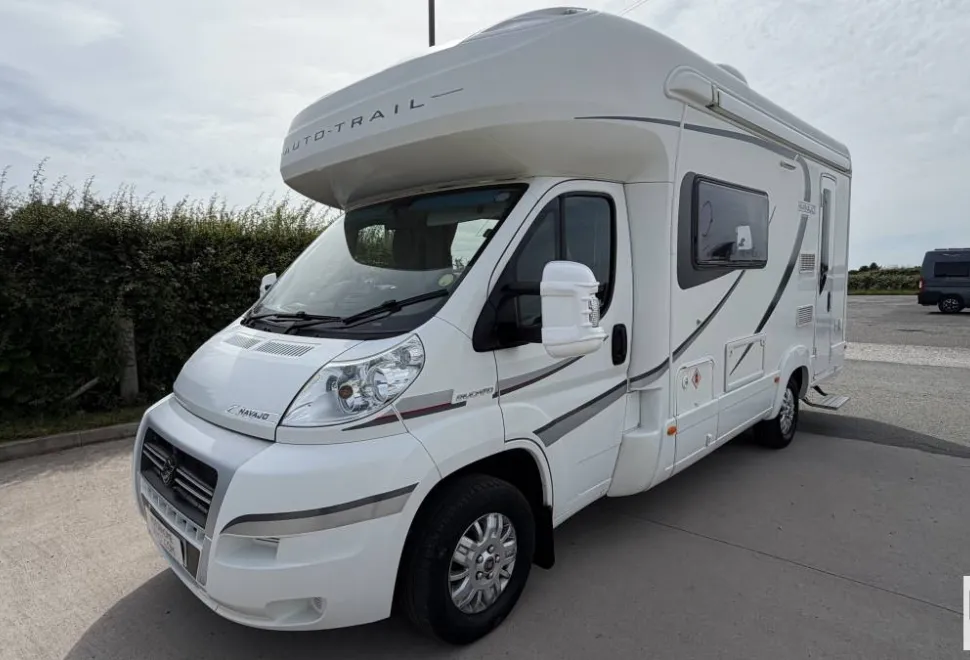Auto-Trail Frontier Navajo  2014