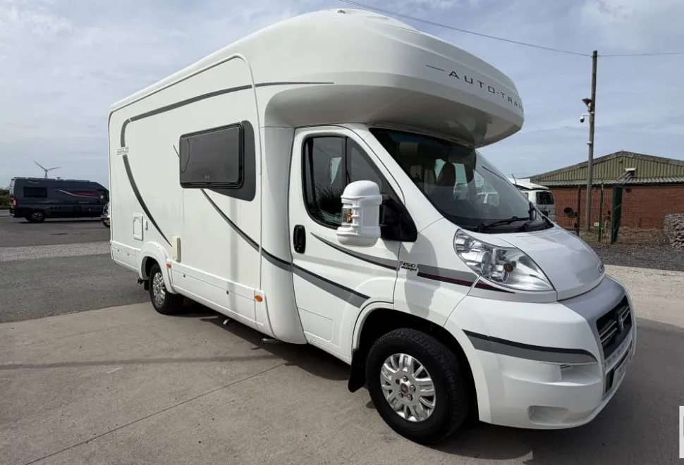Auto-Trail Frontier Navajo  2014