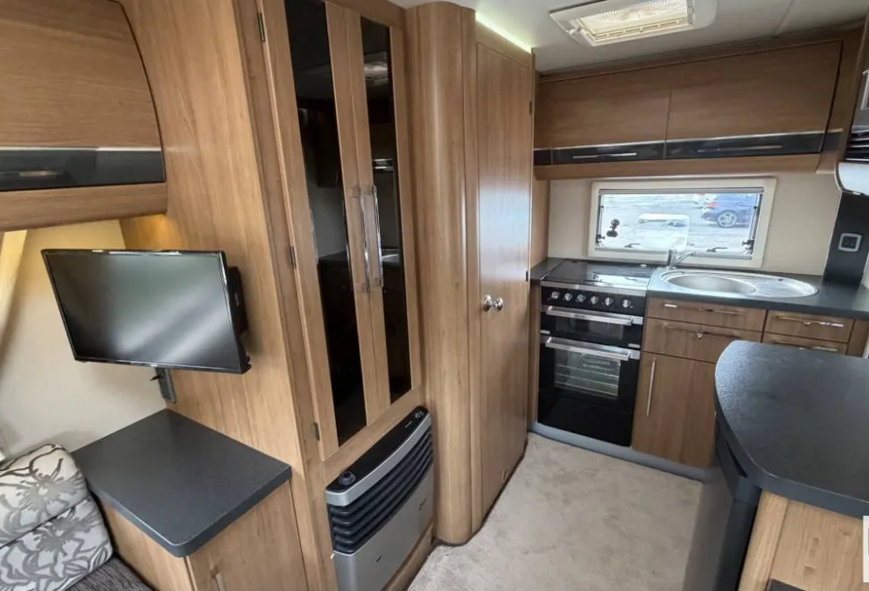 Auto-Trail Frontier Navajo  2014