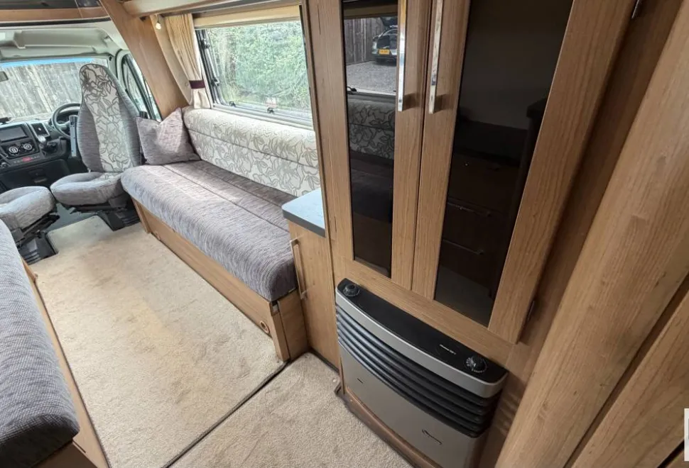 Auto-Trail Frontier Navajo  2014