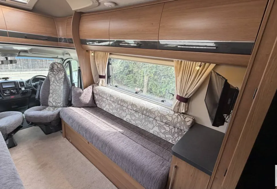 Auto-Trail Frontier Navajo  2014