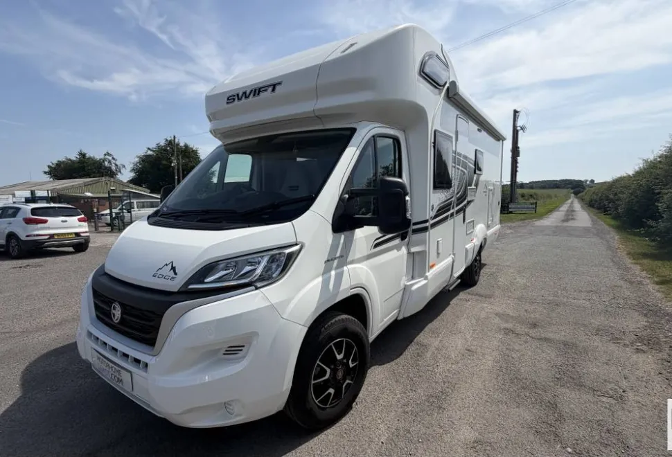 Swift Edge 476  2022