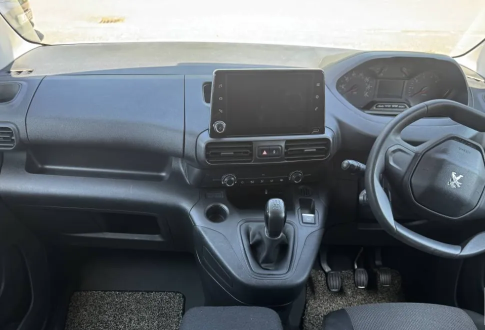 Peugeot Partner   2021