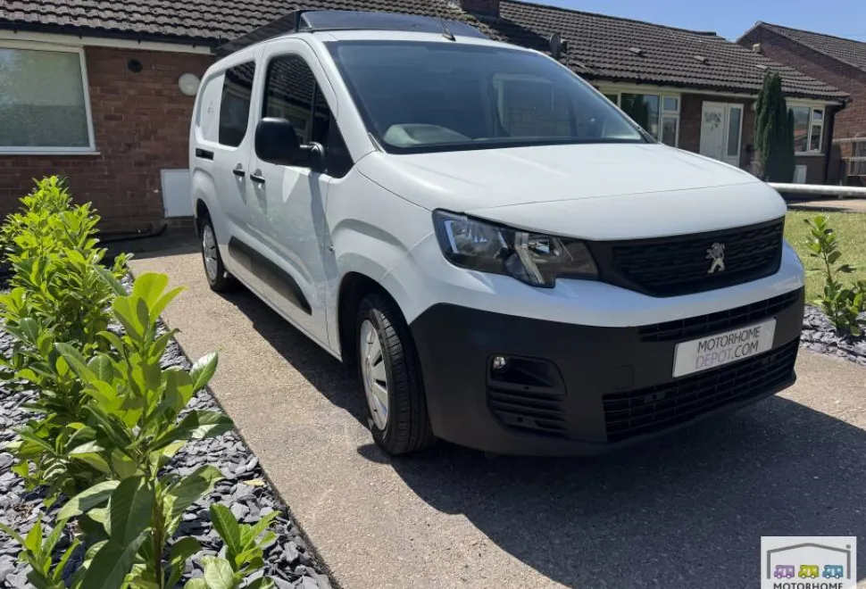 Peugeot Partner   2021