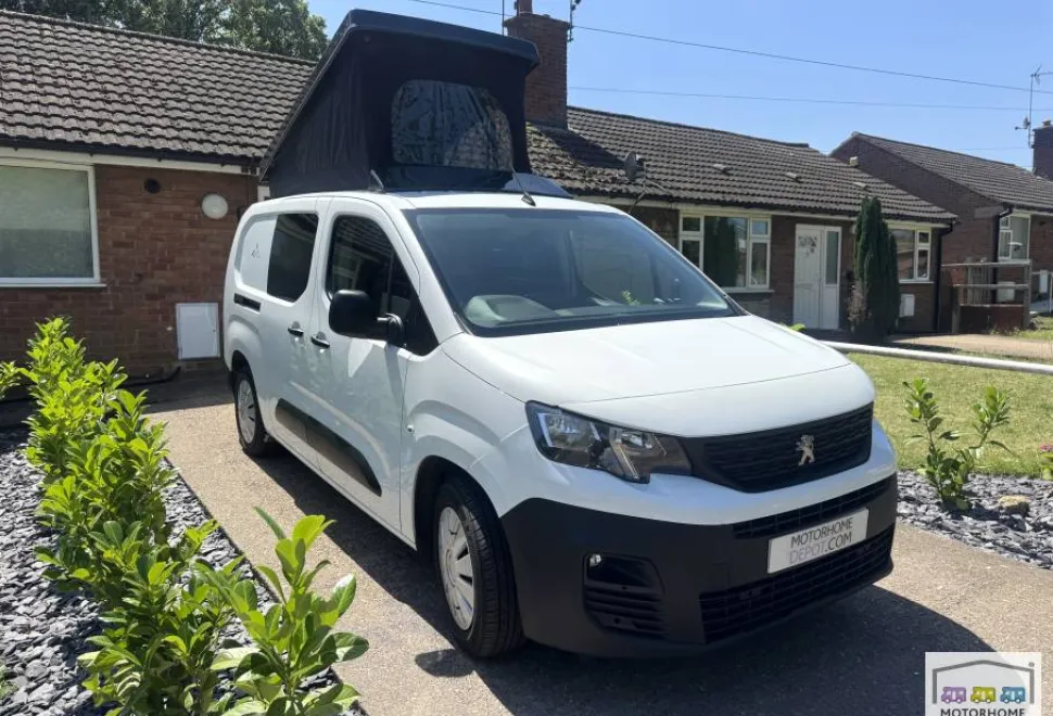 Peugeot Partner   2021