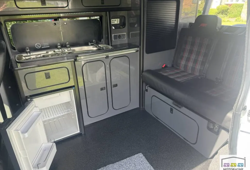 Volkswagen T6  2017