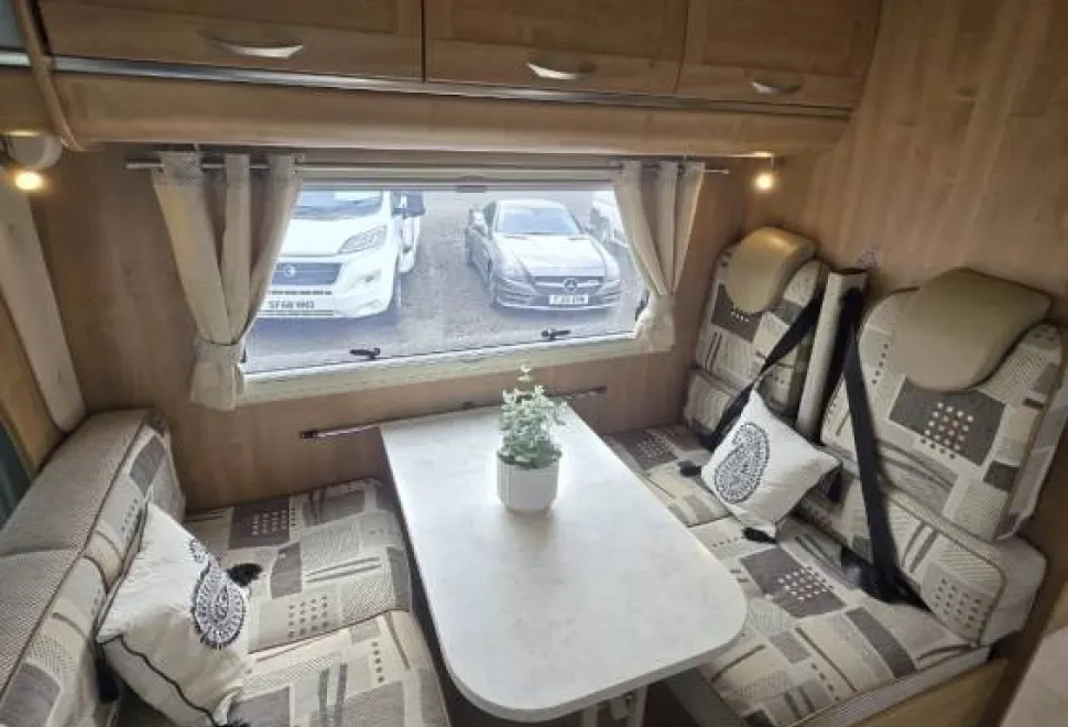 Auto-Trail Apache 725 SE 2009