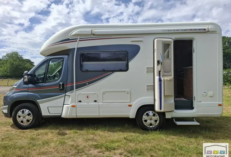 Auto-Trail Tracker Eks Lo-Line 2016