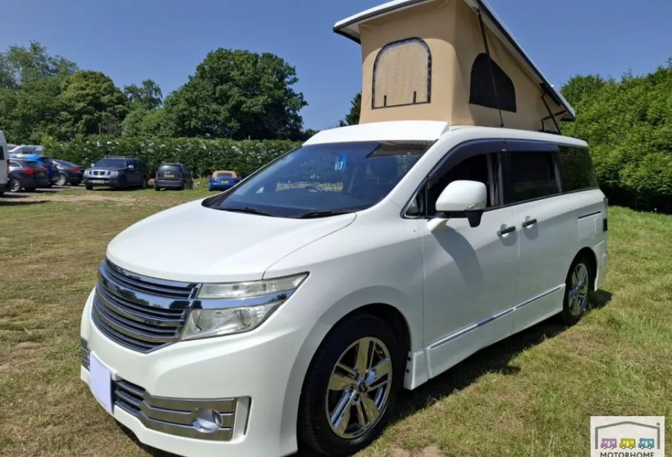 Nissan Elgrand Highway Star 2011