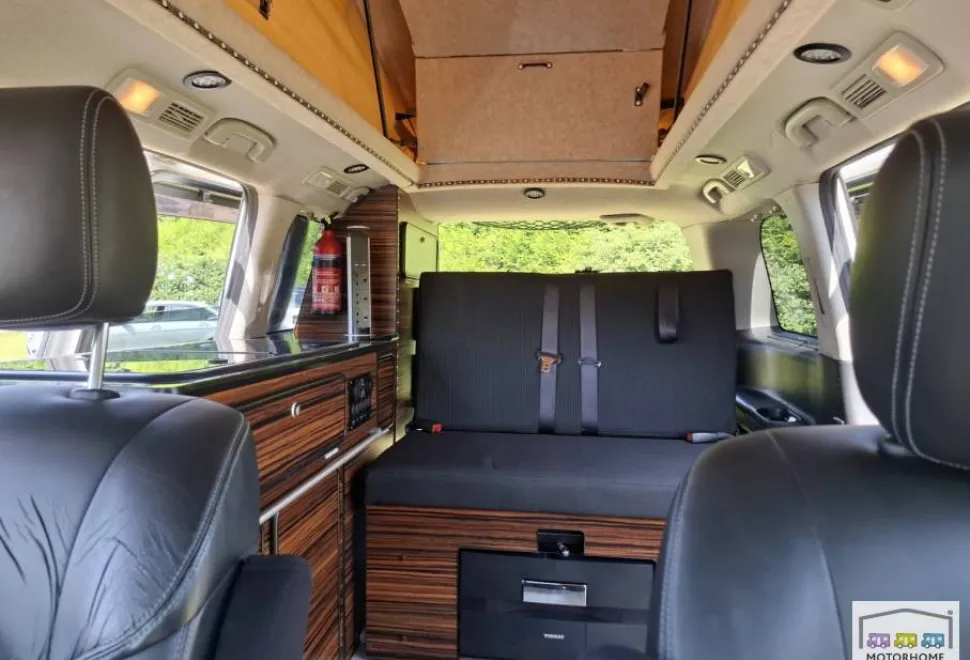 Nissan Elgrand Highway Star 2011