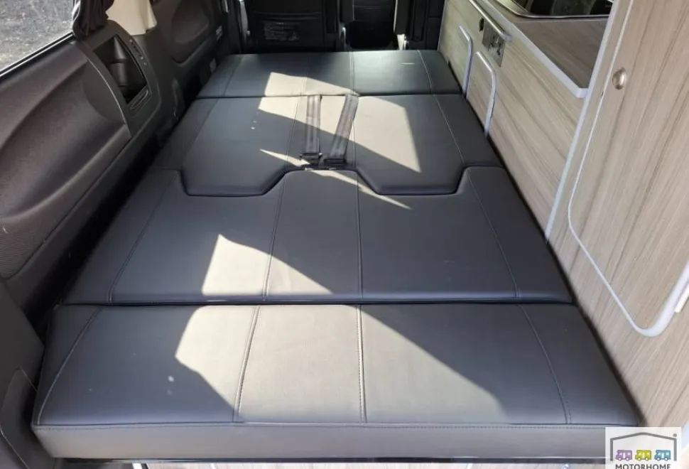 Nissan Elgrand  2009