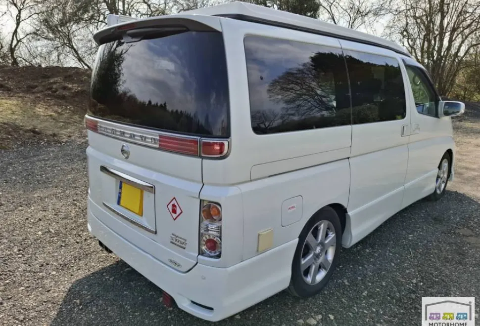 Nissan Elgrand  2009