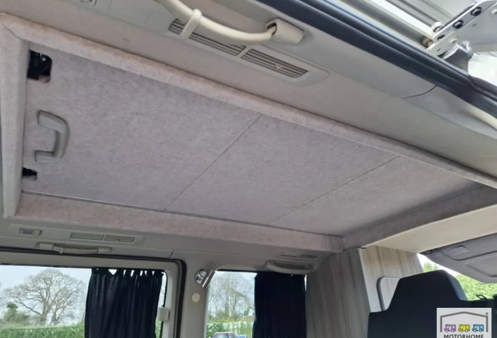 Nissan Elgrand  2009