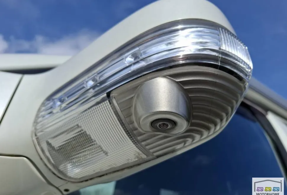 Nissan Elgrand  2009