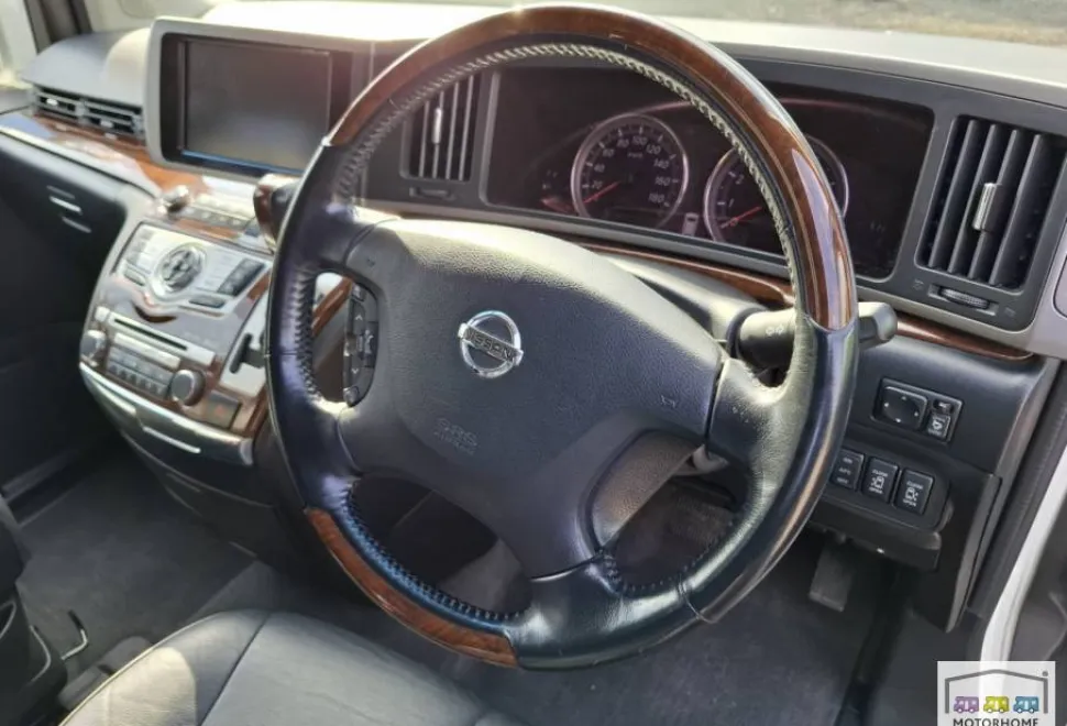Nissan Elgrand  2009