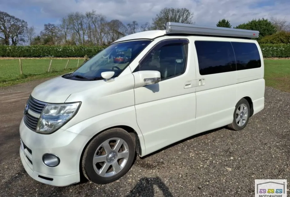 Nissan Elgrand  2009