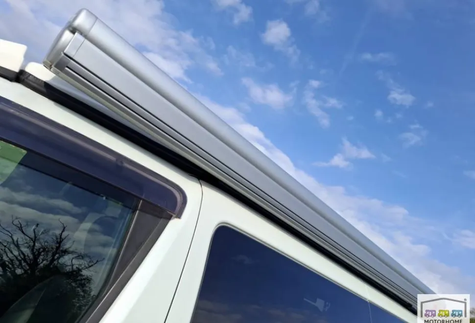 Nissan Elgrand  2009