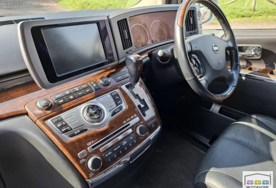 Nissan Elgrand  2009
