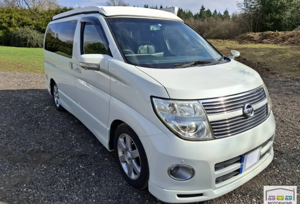 Nissan Elgrand  2009