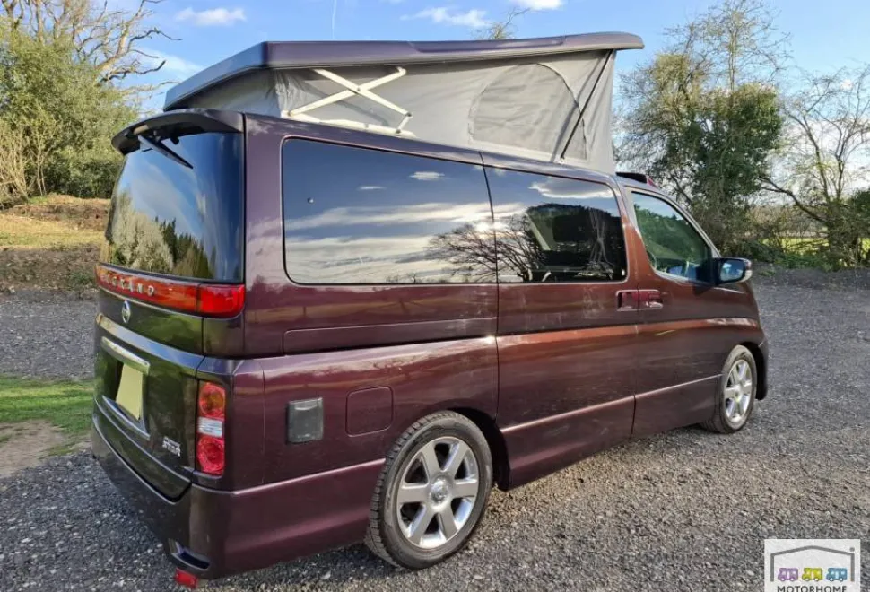 Nissan Elgrand Highway Star 2009