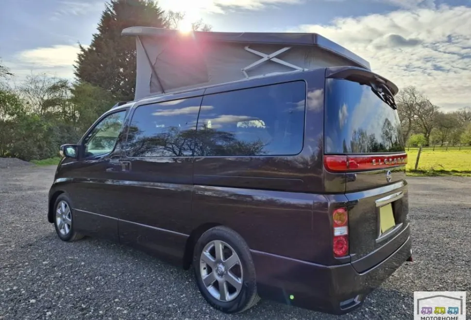 Nissan Elgrand Highway Star 2009