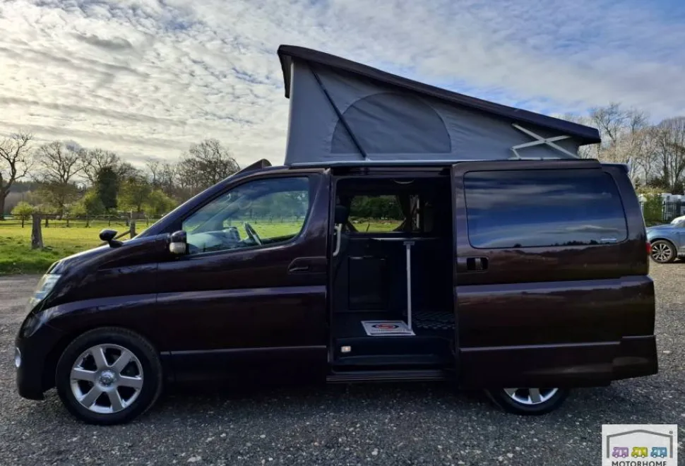 Nissan Elgrand Highway Star 2009