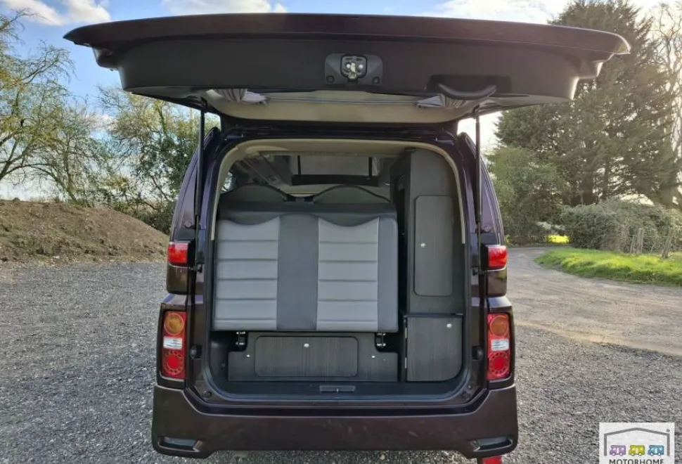 Nissan Elgrand Highway Star 2009