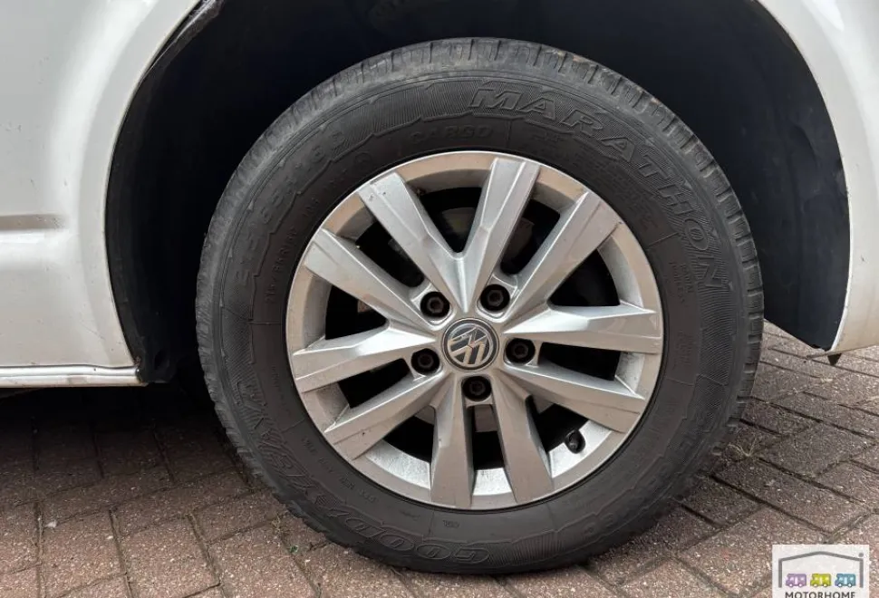 Volkswagen T28 S Line 2016