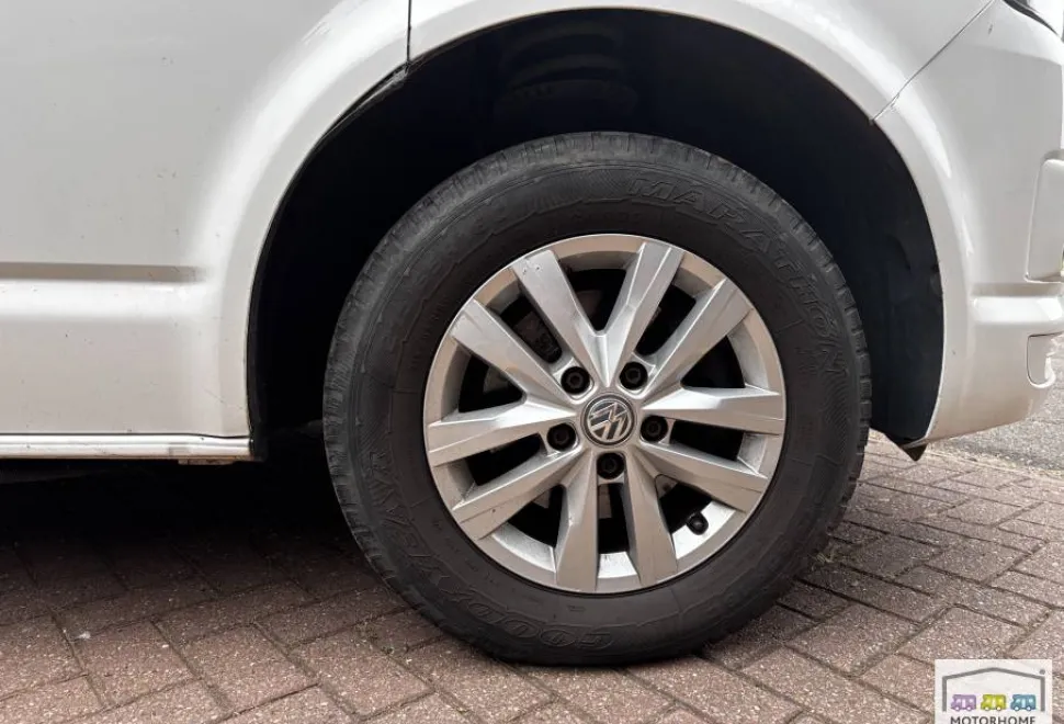 Volkswagen T28 S Line 2016