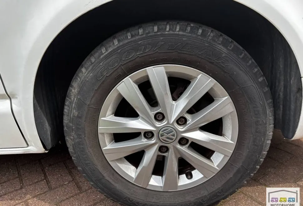 Volkswagen T28 S Line 2016