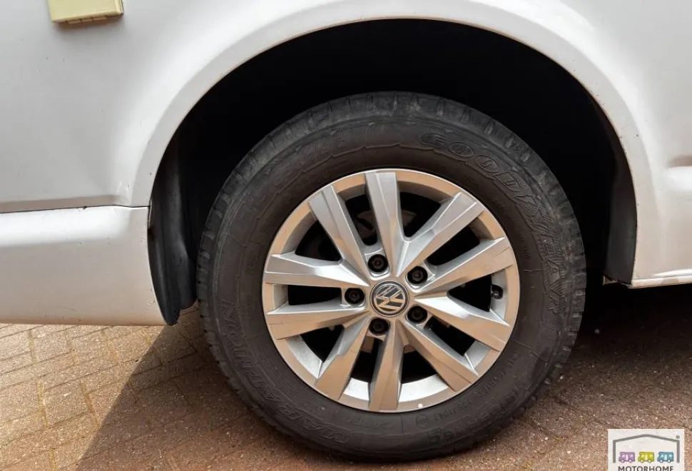 Volkswagen T28 S Line 2016
