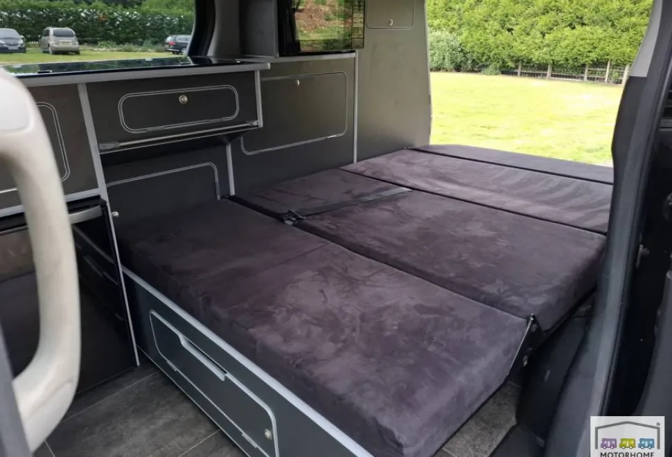 Toyota Vellfire   2010