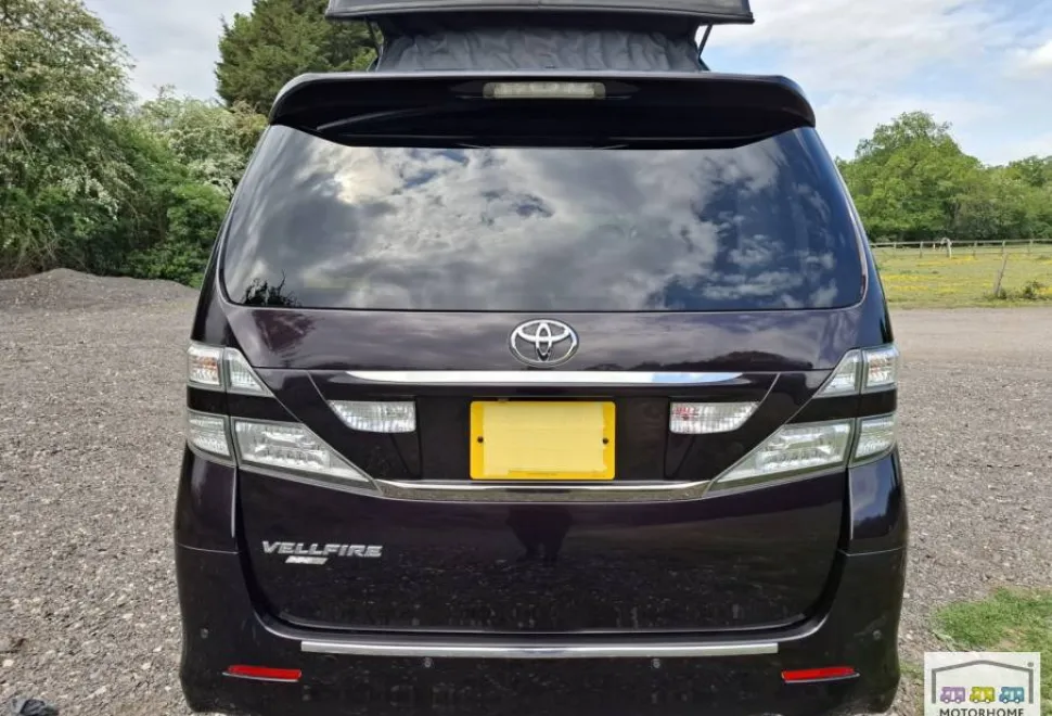 Toyota Vellfire   2010