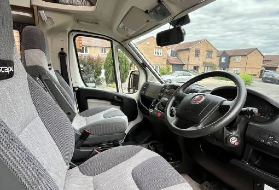 Swift Escape 664 2018