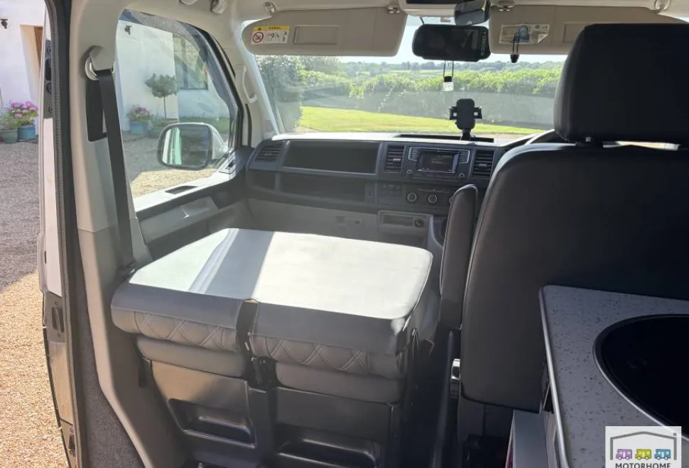Volkswagen T6 Transporter   2018