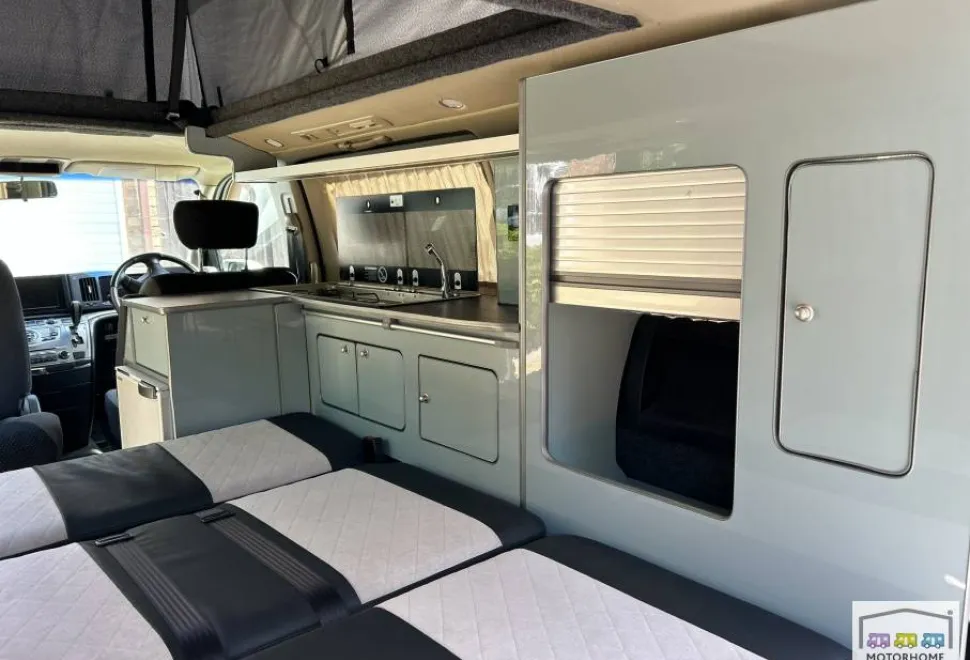 Nissan Elgrand E51 2008