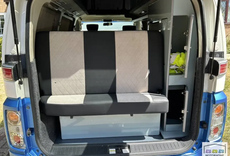 Nissan Elgrand E51 2008