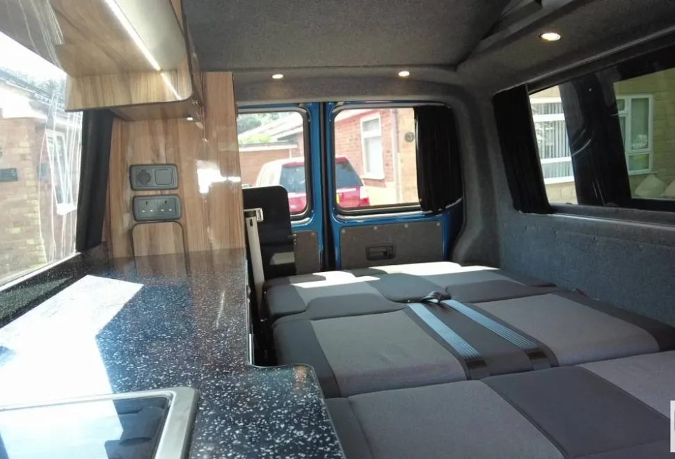 Volkswagen T5 Transporter  LWB T30  2015