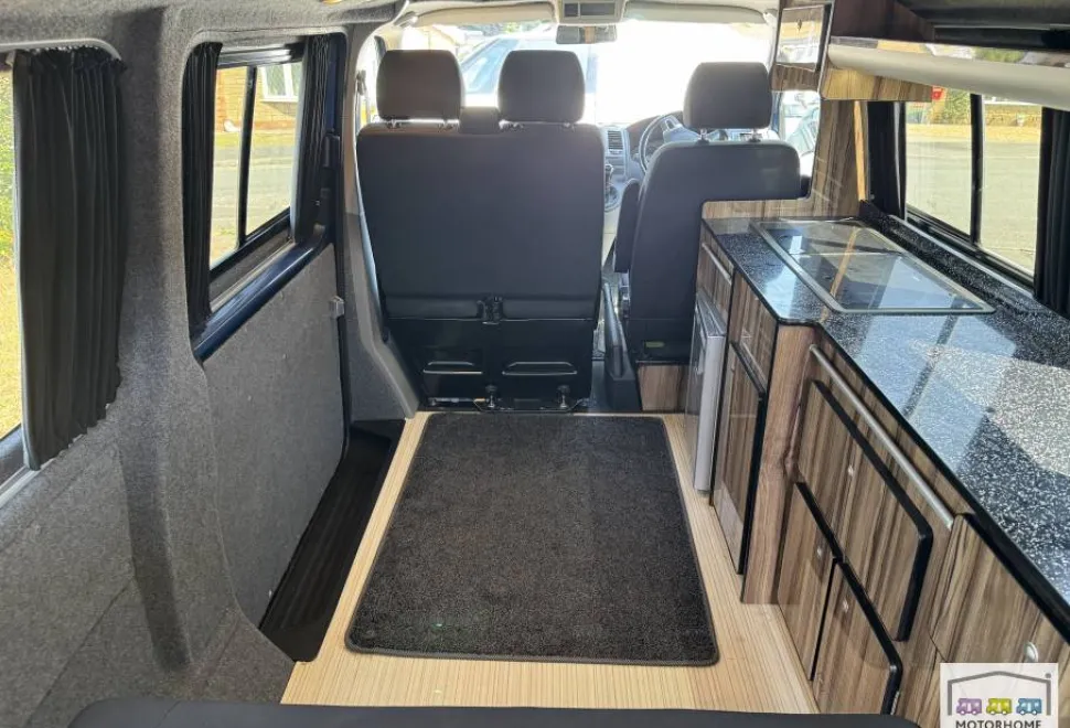 Volkswagen T5 Transporter  LWB T30  2015