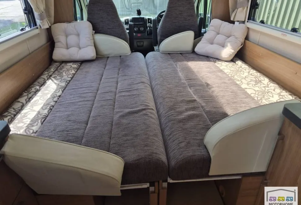 Auto-Trail Frontier Navajo  2014