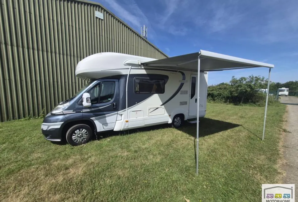 Auto-Trail Frontier Navajo  2014