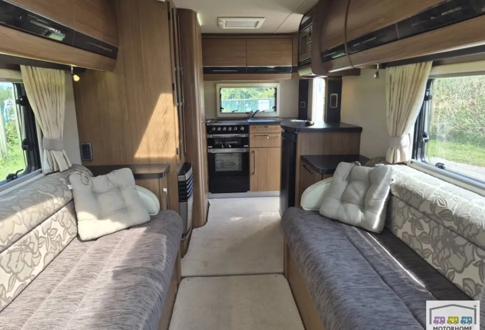 Auto-Trail Frontier Navajo  2014