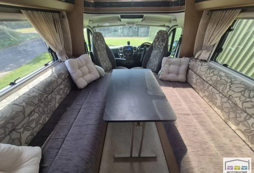 Auto-Trail Frontier Navajo  2014