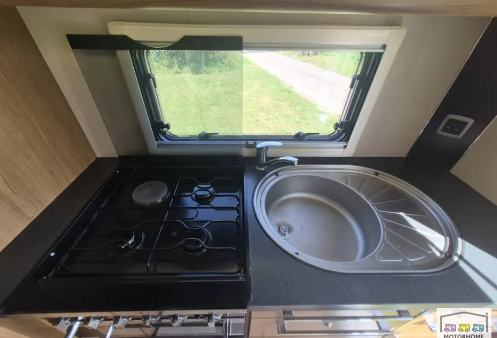 Auto-Trail Frontier Navajo  2014