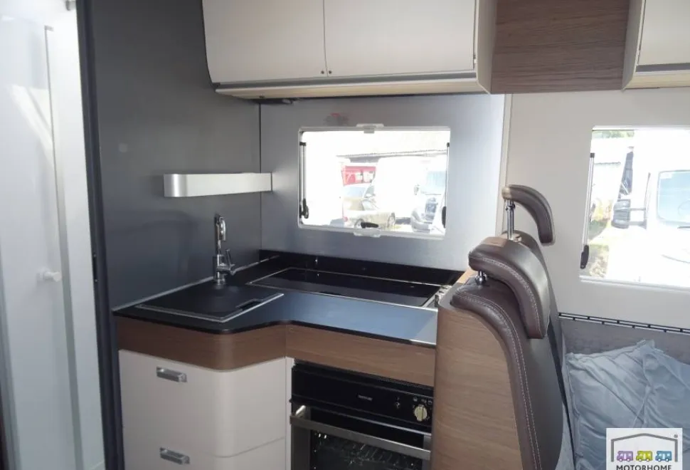 Adria Matrix Supreme 670sl 2025