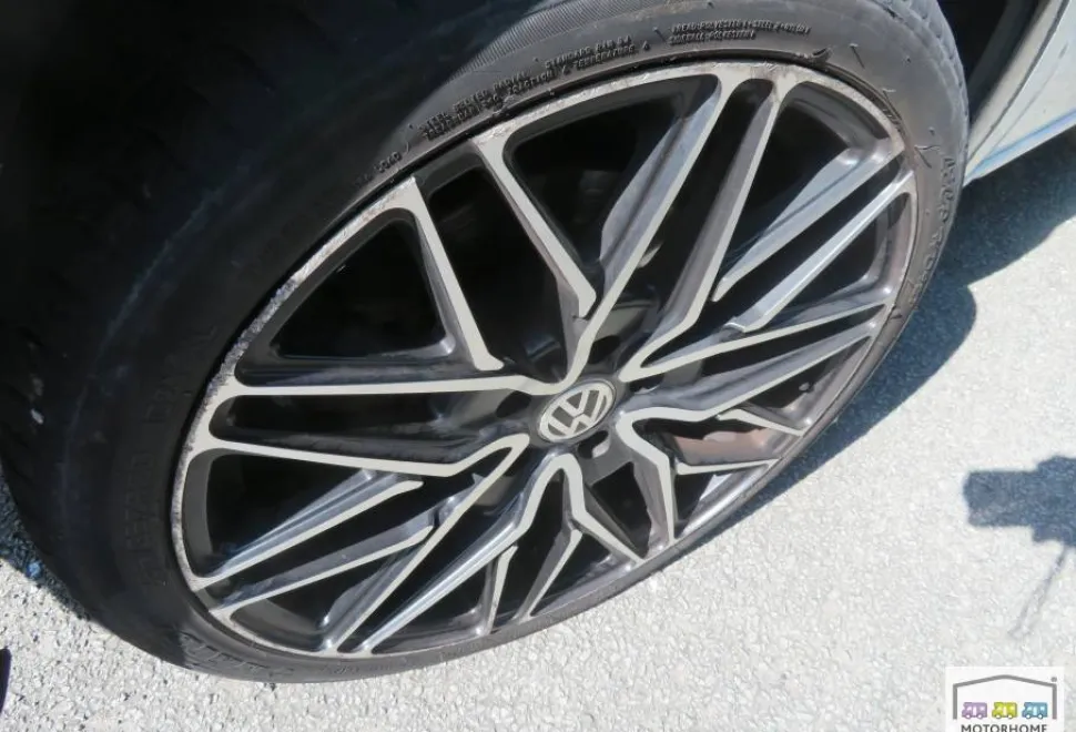 Volkswagen T28 S Line 2016