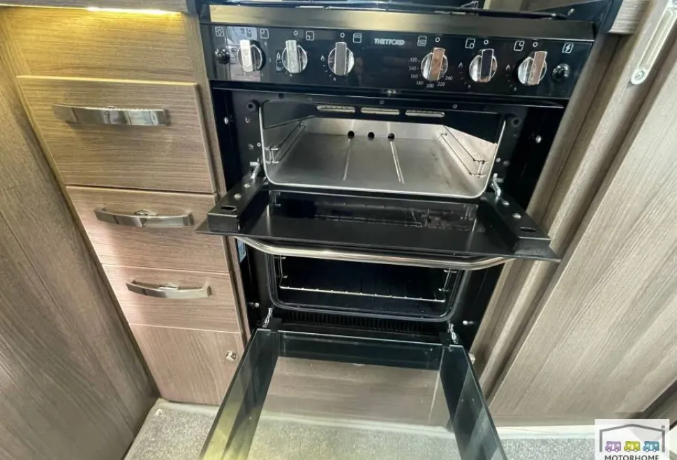 Elddis Majestic 255 2020
