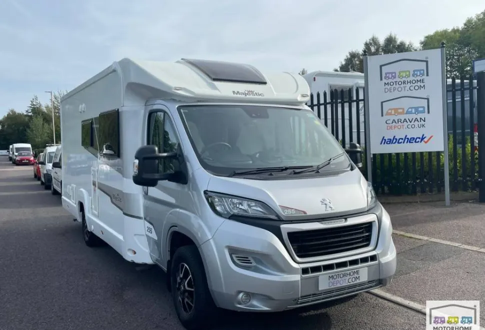 Elddis Majestic 255 2020