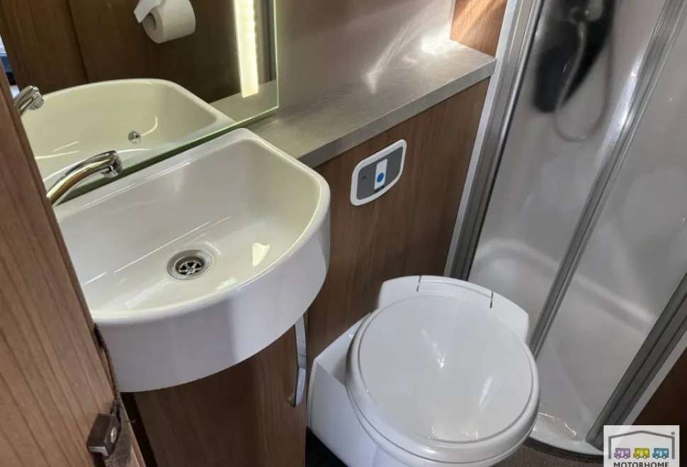 Auto-Trail Tracker FB 2018